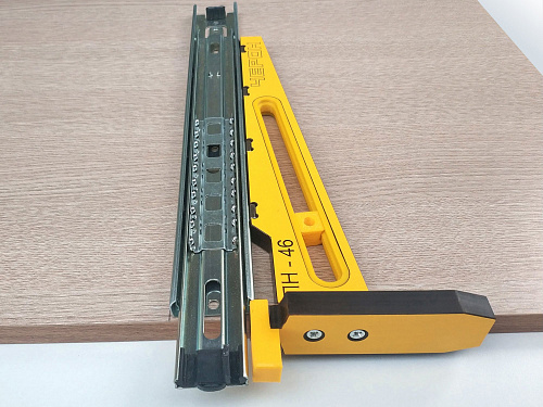 Приспособление для установки всех видов меб направляющих Черон ПН-46