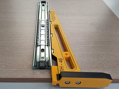 Приспособление для установки всех видов меб направляющих Черон ПН-46